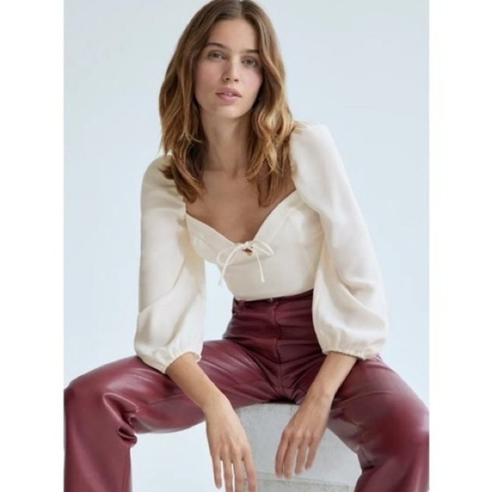 Cream Puff Sleeve Blouse